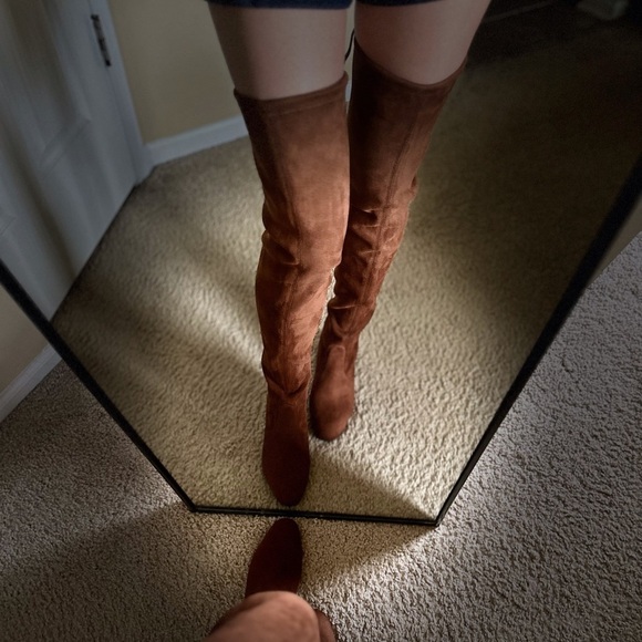 Stuart Weitzman Genna 60 Over-The-Knee City Suede Boots - Picture 5 of 9